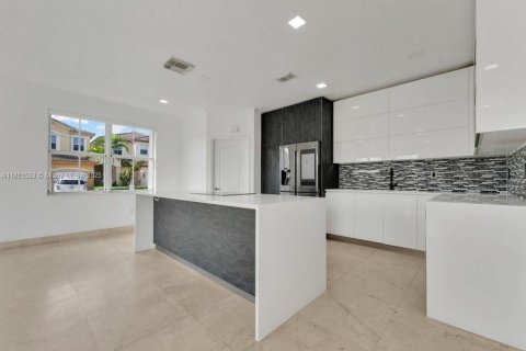 Copropriété à vendre à Doral, Floride: 4 chambres, 205.41 m2 № 1929837 - photo 12