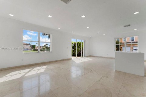 Copropriété à vendre à Doral, Floride: 4 chambres, 205.41 m2 № 1929837 - photo 6