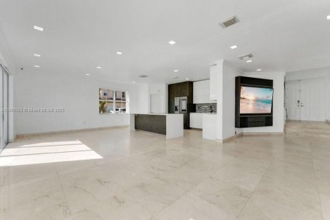 Copropriété à vendre à Doral, Floride: 4 chambres, 205.41 m2 № 1929837 - photo 7