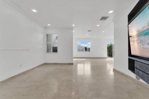 Copropriété à vendre à Doral, Floride: 4 chambres, 205.41 m2 № 1929837 - photo 3