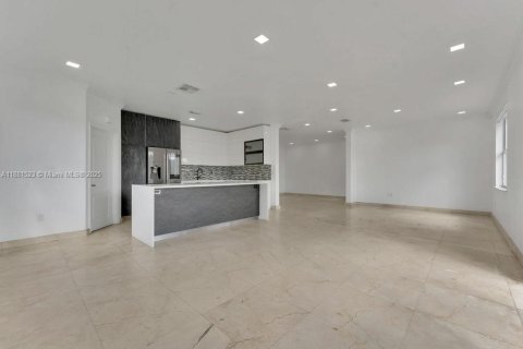 Copropriété à vendre à Doral, Floride: 4 chambres, 205.41 m2 № 1929837 - photo 9