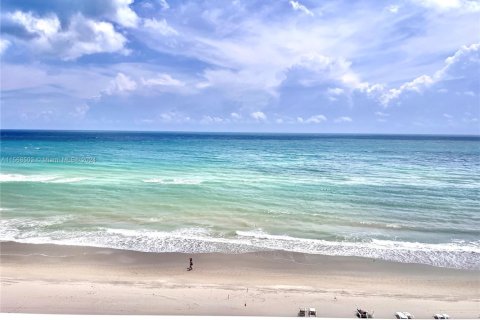 Appartement à louer à Hallandale Beach, Floride: 1 chambre, 78.41 m2 № 1937807 - photo 12