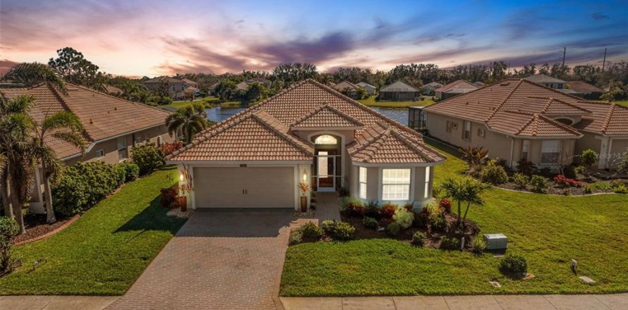 House in Venice, Florida 3 bedrooms, 184.6 sq.m. № 1512213