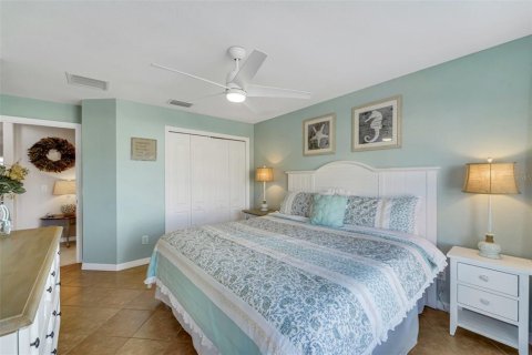 House in Venice, Florida 3 bedrooms, 184.6 sq.m. № 1512213 - photo 24
