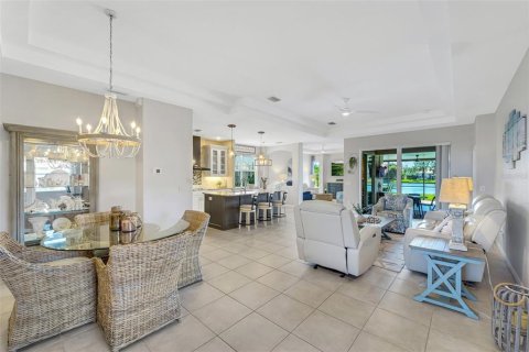 House in Venice, Florida 3 bedrooms, 184.6 sq.m. № 1512213 - photo 5