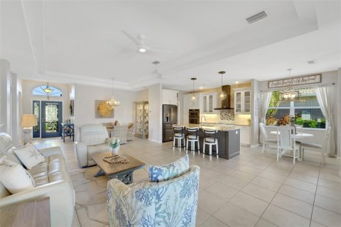 House in Venice, Florida 3 bedrooms, 184.6 sq.m. № 1512213 - photo 9