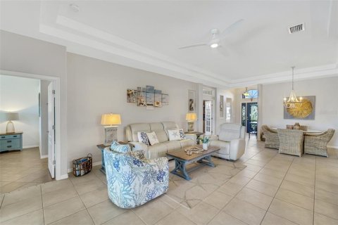 House in Venice, Florida 3 bedrooms, 184.6 sq.m. № 1512213 - photo 8