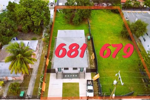 Commercial property in Miami, Florida № 1867859 - photo 2