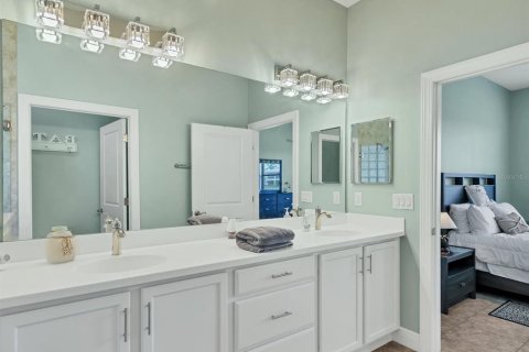 House in Venice, Florida 2 bedrooms, 146.88 sq.m. № 2196664 - photo 25