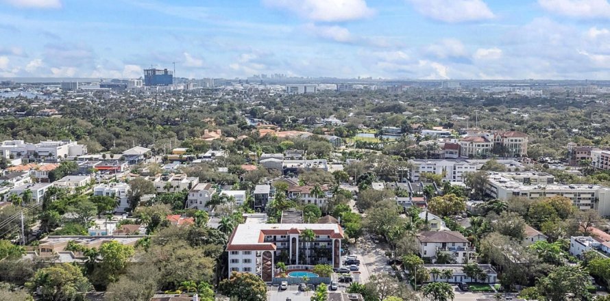 Propiedad comercial en Fort Lauderdale, Florida 381.55 m2 № 994167