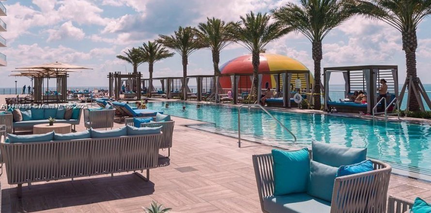 Condo à Hollywood, Floride, 2 chambres № 1692215