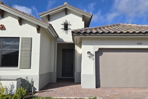 House in Ave Maria, Florida 3 bedrooms № 1937474 - photo 1