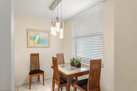 Condo in Sarasota, Florida, 2 bedrooms  № 1852521 - photo 18