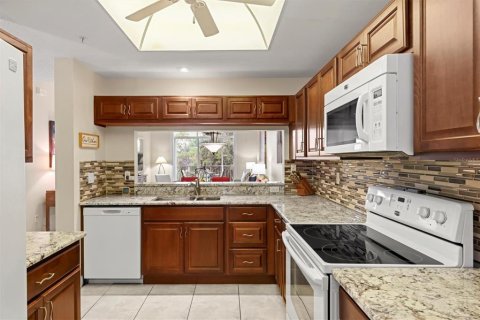 Condo in Sarasota, Florida, 2 bedrooms  № 1852521 - photo 15