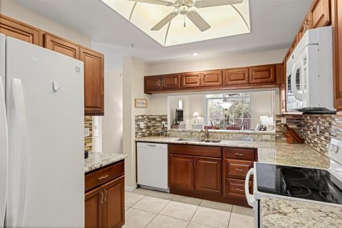 Condo in Sarasota, Florida, 2 bedrooms  № 1852521 - photo 16