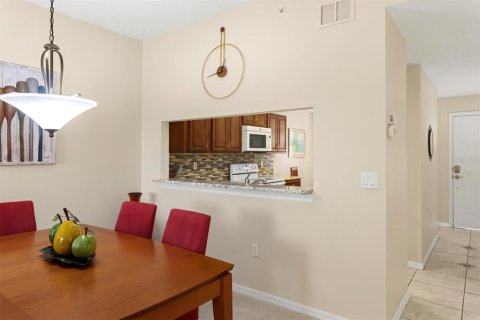Condo in Sarasota, Florida, 2 bedrooms  № 1852521 - photo 13