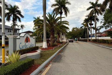 Touwnhouse à vendre à Miami, Floride: 2 chambres, 107.77 m2 № 2050821 - photo 4