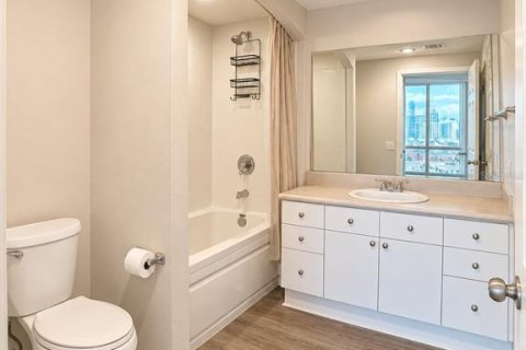 Condo in Orlando, Florida, 1 bedroom  № 2379368 - photo 16