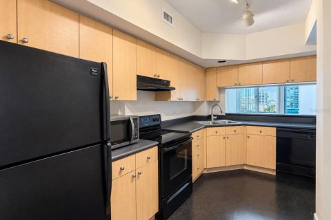 Condo in Orlando, Florida, 1 bedroom  № 2379368 - photo 3