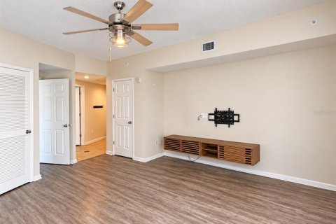 Condo in Orlando, Florida, 1 bedroom  № 2379368 - photo 8