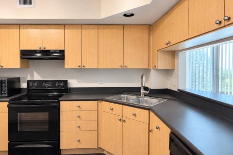 Condo in Orlando, Florida, 1 bedroom  № 2379368 - photo 5