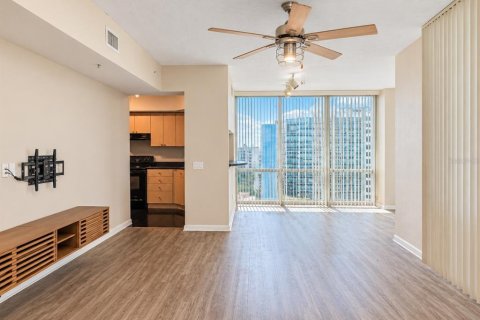 Condo in Orlando, Florida, 1 bedroom  № 2379368 - photo 6