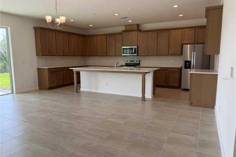 Casa en venta en DeLand, Florida, 6 dormitorios, 346.9 m2 № 2202343 - foto 3
