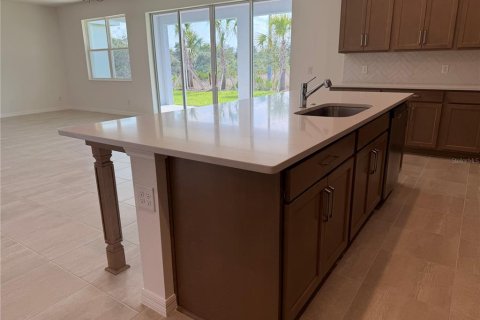 Casa en venta en DeLand, Florida, 6 dormitorios, 346.9 m2 № 2202343 - foto 6