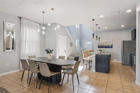 Casa en venta en Kissimmee, Florida, 6 dormitorios, 291.9 m2 № 2111975 - foto 11
