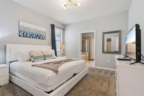 Casa en venta en Kissimmee, Florida, 6 dormitorios, 291.9 m2 № 2111975 - foto 12