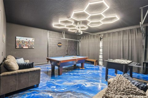 Casa en venta en Kissimmee, Florida, 6 dormitorios, 291.9 m2 № 2111975 - foto 25