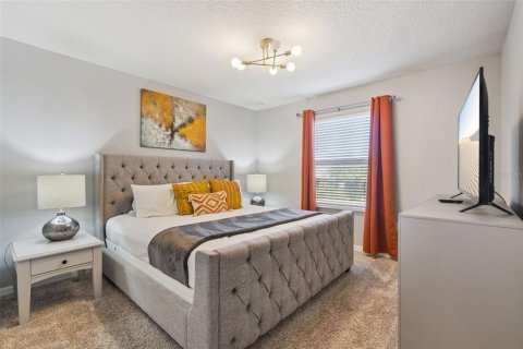 Casa en venta en Kissimmee, Florida, 6 dormitorios, 291.9 m2 № 2111975 - foto 18