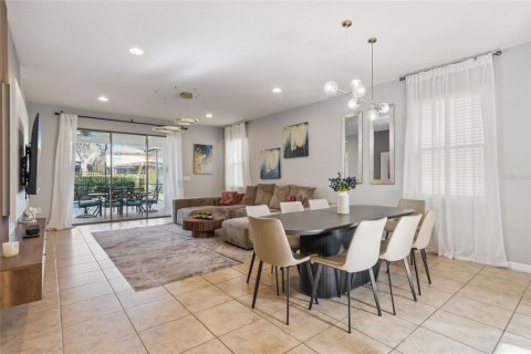 Casa en venta en Kissimmee, Florida, 6 dormitorios, 291.9 m2 № 2111975 - foto 10