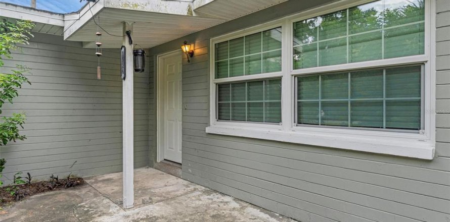 House in Edgewater, Florida 3 bedrooms, 117.34 sq.m. № 1846450