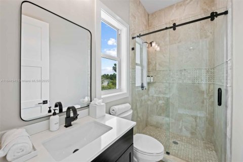 House in Islamorada, Village of Islands, Florida 5 bedrooms, 270.07 sq.m. № 1839465 - photo 28