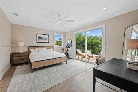 House in Islamorada, Village of Islands, Florida 5 bedrooms, 270.07 sq.m. № 1839465 - photo 21