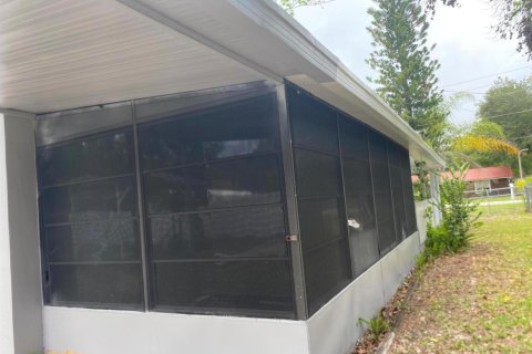 House in Okeechobee, Florida 4 bedrooms, 180.69 sq.m. № 2182083 - photo 10