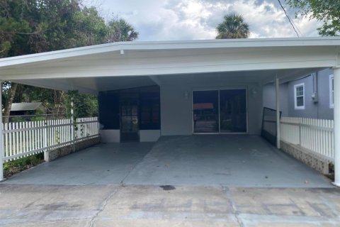 House in Okeechobee, Florida 4 bedrooms, 180.69 sq.m. № 2182083 - photo 13
