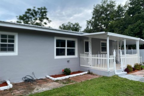 House in Okeechobee, Florida 4 bedrooms, 180.69 sq.m. № 2182083 - photo 3