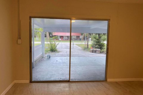 House in Okeechobee, Florida 4 bedrooms, 180.69 sq.m. № 2182083 - photo 15