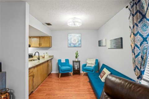 Townhouse in Brandon, Florida 2 bedrooms, 92.72 sq.m. № 1767264 - photo 5