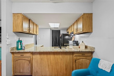 Townhouse in Brandon, Florida 2 bedrooms, 92.72 sq.m. № 1767264 - photo 7