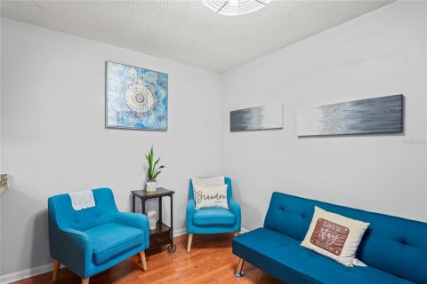 Townhouse in Brandon, Florida 2 bedrooms, 92.72 sq.m. № 1767264 - photo 6