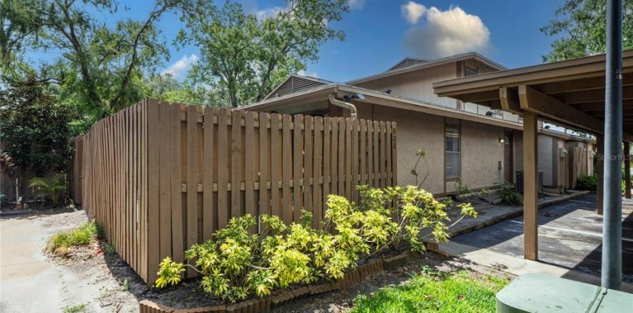 Townhouse in Brandon, Florida 2 bedrooms, 92.72 sq.m. № 1767264