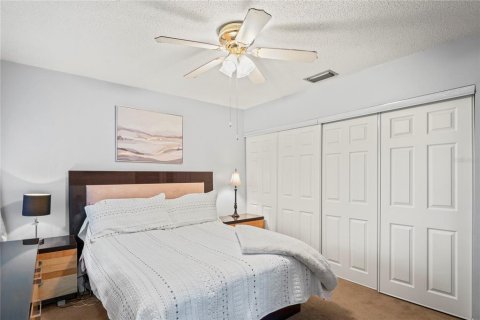 Townhouse in Brandon, Florida 2 bedrooms, 92.72 sq.m. № 1767264 - photo 10