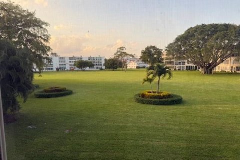 Condo in Deerfield Beach, Florida, 2 bedrooms № 2248631 - photo 24
