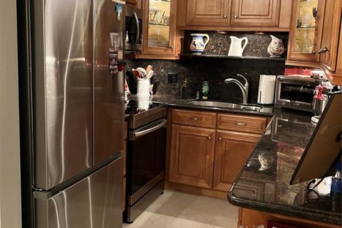 Condo in Deerfield Beach, Florida, 2 bedrooms № 2248631 - photo 3