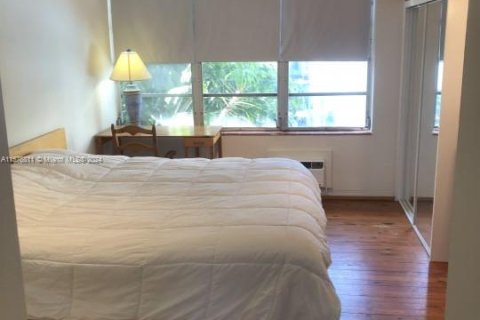 Купить кондоминиум в Майами-Бич, Флорида 1 спальня, 69.68м2, № 1984887 - фото 4