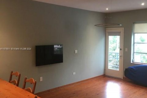 Купить кондоминиум в Майами-Бич, Флорида 1 спальня, 69.68м2, № 1984887 - фото 1