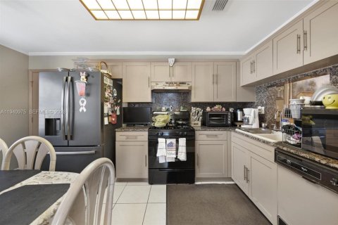 Купить виллу или дом в Майами, Флорида 4 спальни, 131.36м2, № 1998075 - фото 14